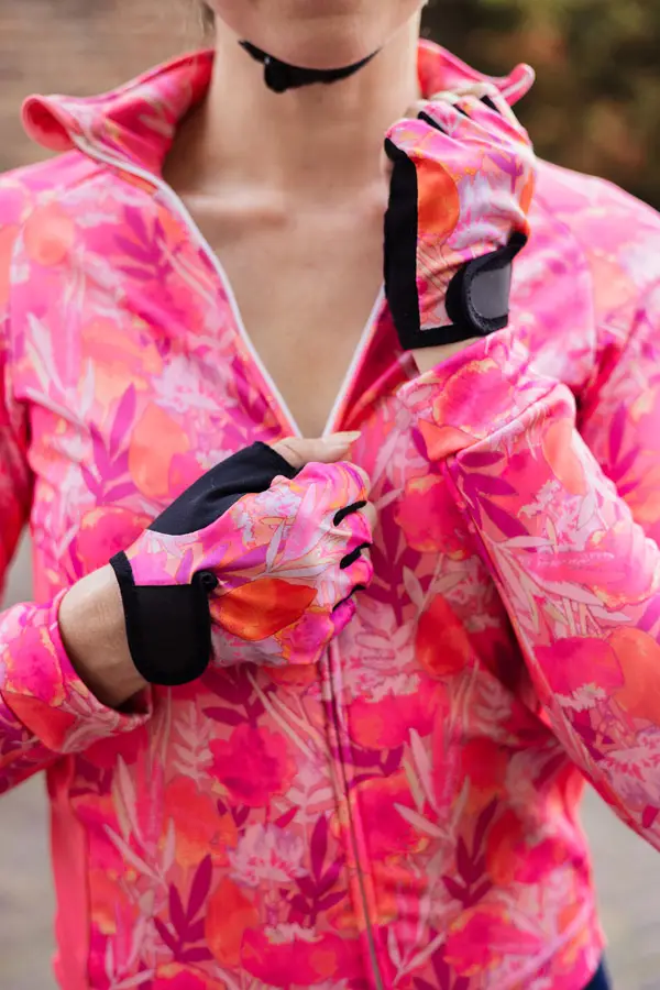 roze dames fietshandschoenen met klittenband en bloemenprint